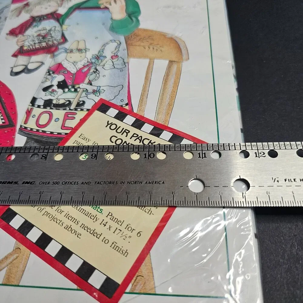 Daisy Kingdom Holiday Noel Collection Craft Kit Aprons and Placements Christmas